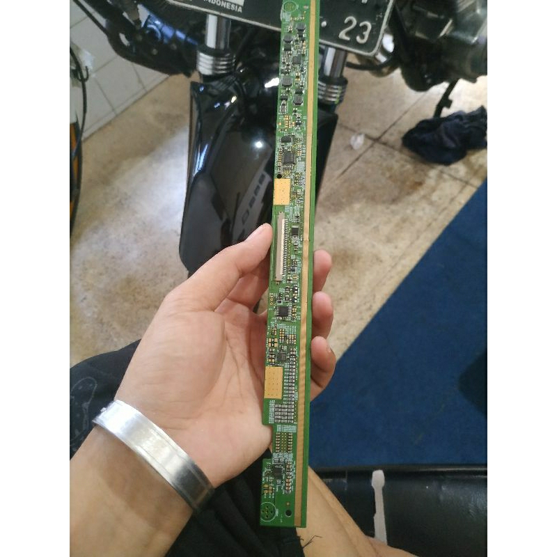 tcon polytron 32 inch