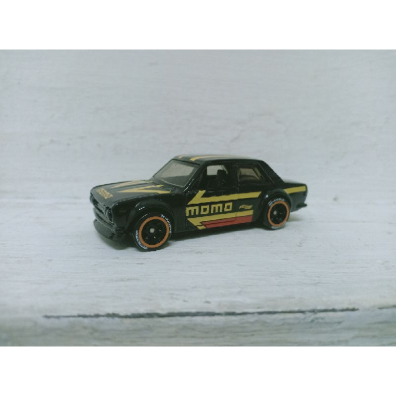 hot wheels Datsun Bluebird 510 Momo hitam unrivet pabrik