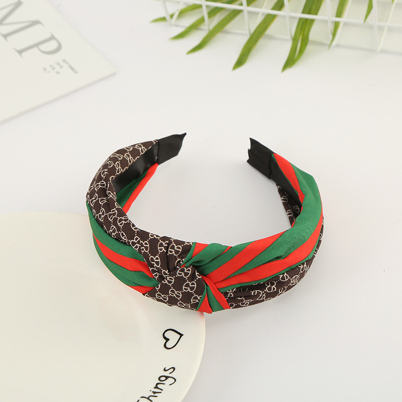 Bando korea Versi Korea dari ikat rambut kain bertepi lebar yang diikat retro Sederhana dan temperamen Gaya Mori net red wewangian kecil gadis cuci muka ring kepala headband bandana
