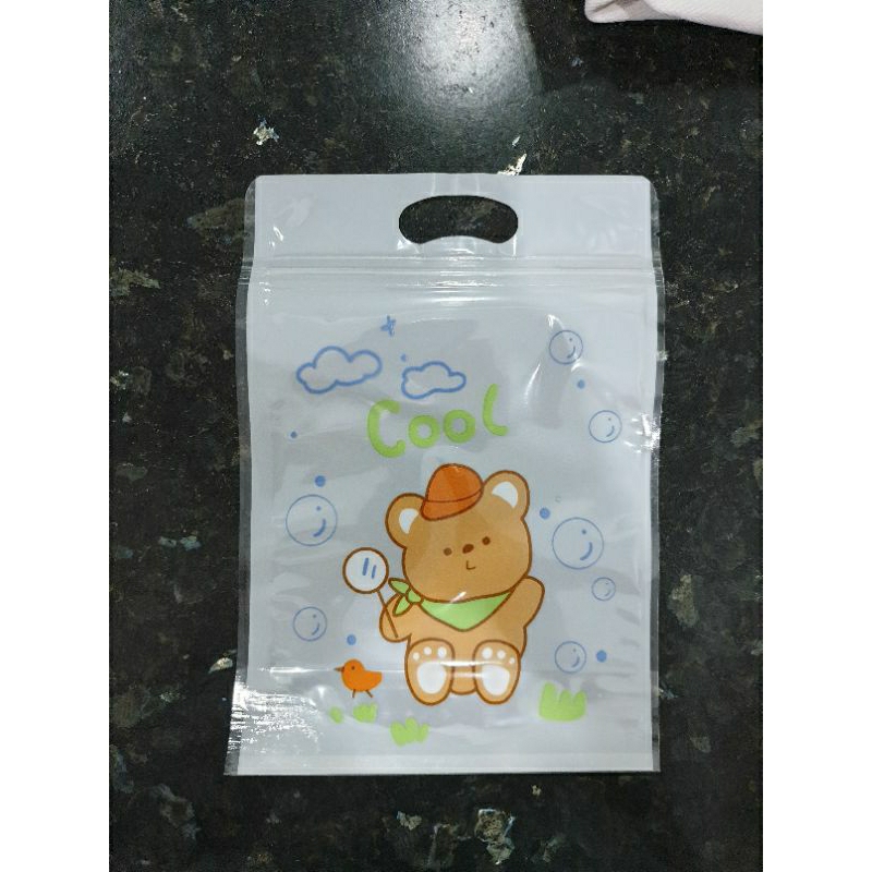 

Motif 3 Bear Happy Hello Cool Goodie Bag serbaguna dengan Seal dan Tentengan Kualitas Premium
