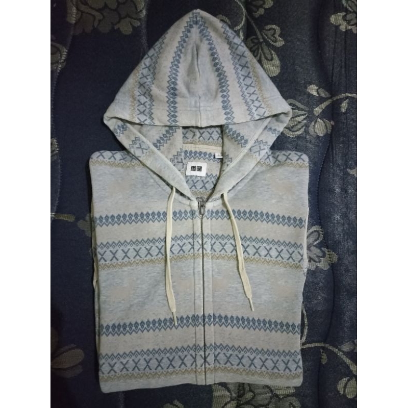 ZH Uniqlo Navajo Rusa