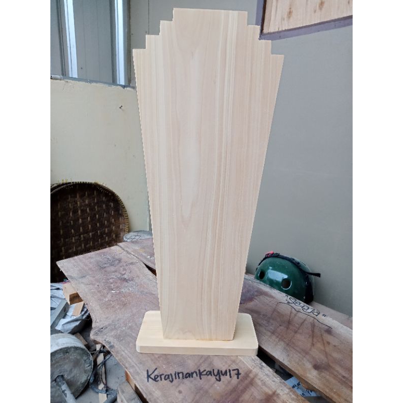 display kalung tinggi 40cm