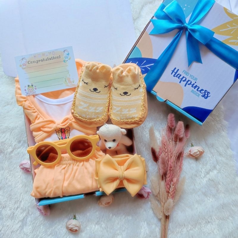 [1kg muat 3] Hampers Baby Girl usia 2-9bln murah satu setel baju lengkap/Kado bayi cewek/kado lahiran bayi cewek/kado bayi perempuan