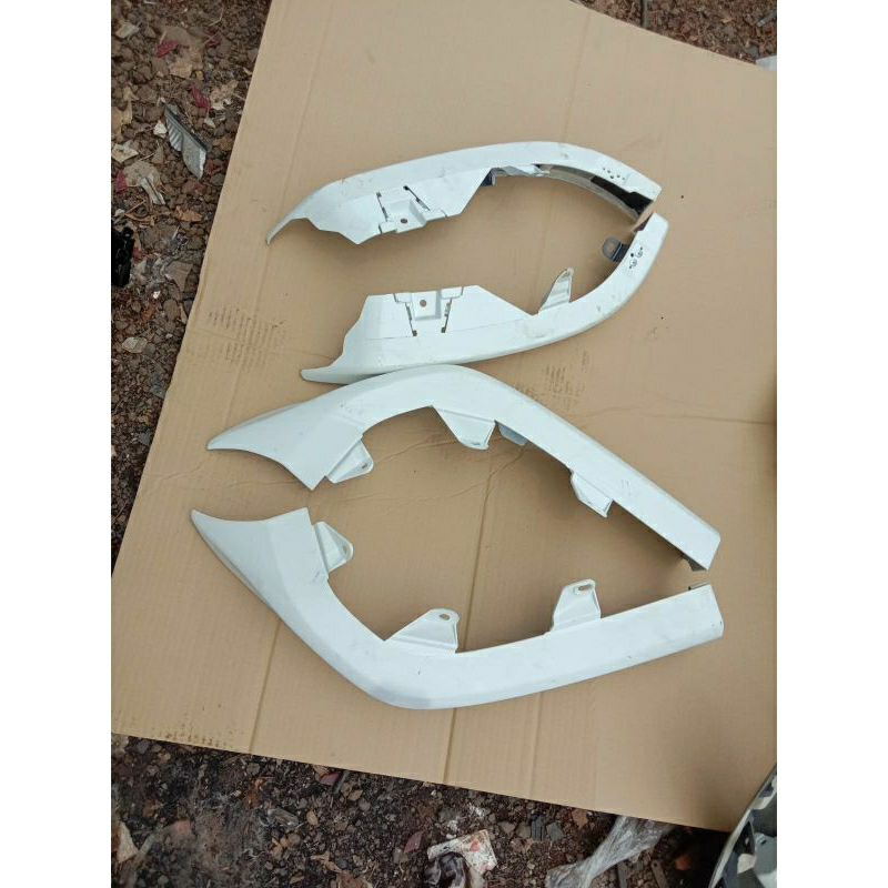 Bodykit Mobilio tipe E depan belakang original