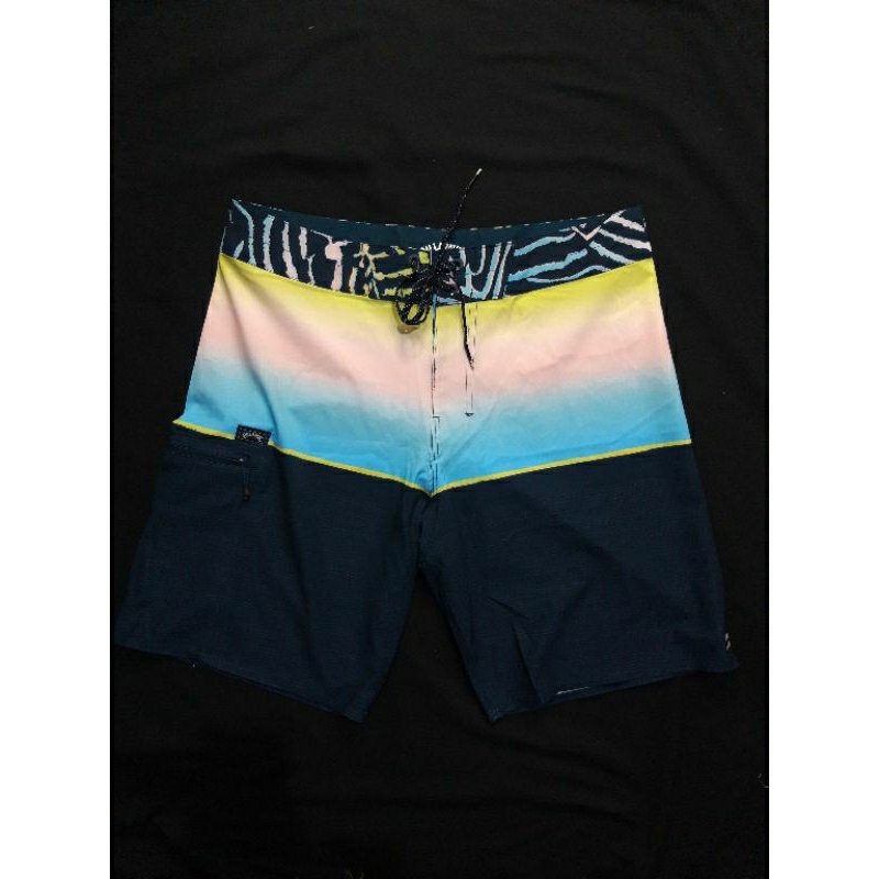 BOARDSHORT BILLABONG SAKU SAMPING SIZE 30