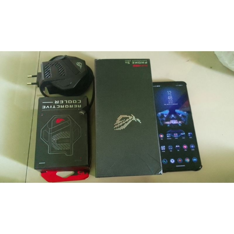 ASUS ROG phone 5s 8/128GB + Aeroactive Cooler rog phone 5