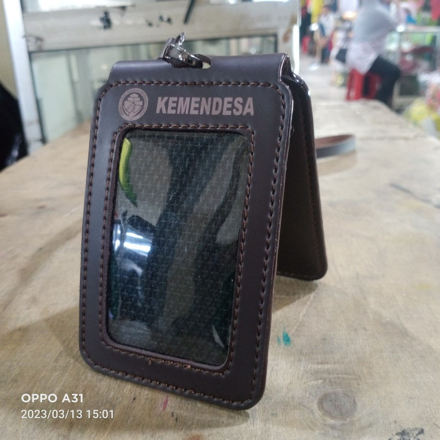 

Holder Id Card Kemendesa / Kalung Id Card Kemendesa Model Lipat Cokelat