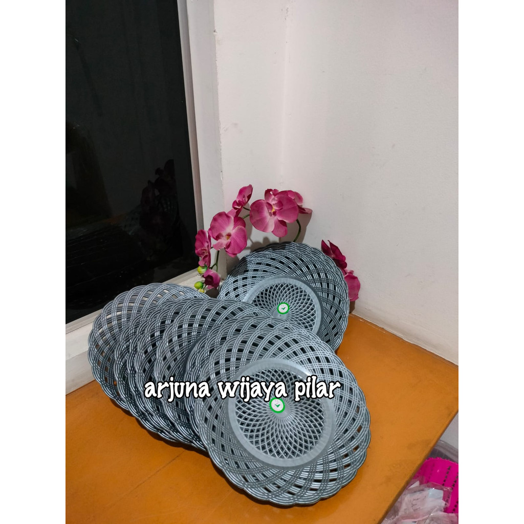 Piring Rotan Plastik 1pack isi 12 pcs  - Warna SILVER