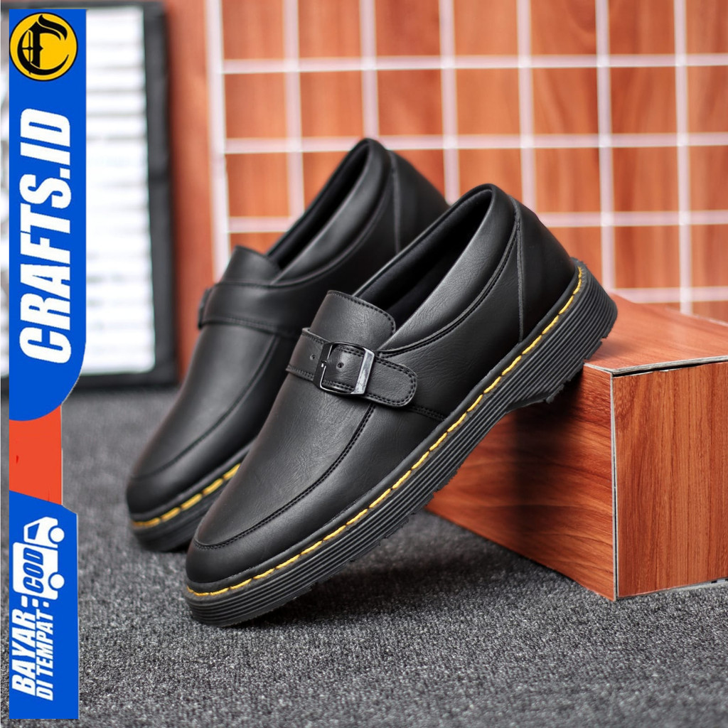 Sepatu Loafers Pria Formal Slip On Hitam Dogmart Pantofel Kerja Kulit PU Crafs Kaido