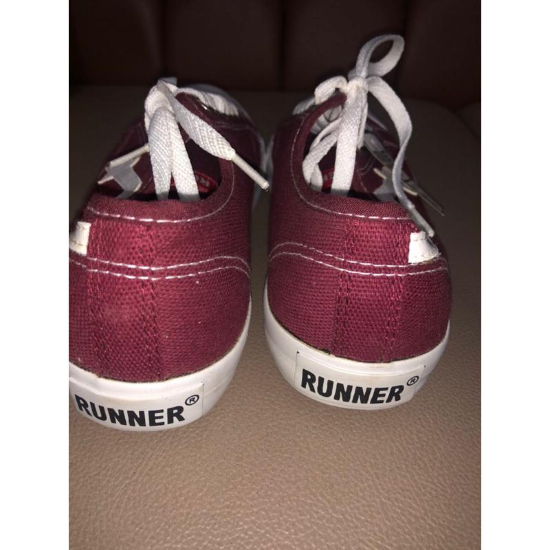 Sepatu Runner