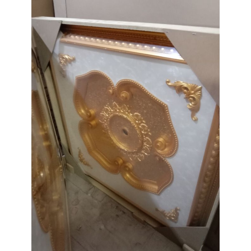 Ornamen Lampu Plafon 100 cm x100 cm