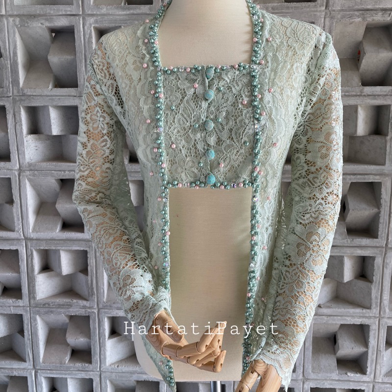 Kebaya Kutubaru Mutiara / Kebaya Kutu Baru Brokat Modern