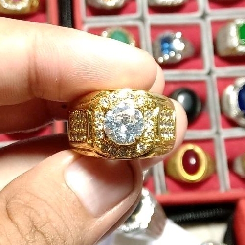 Natural moissanite GRA