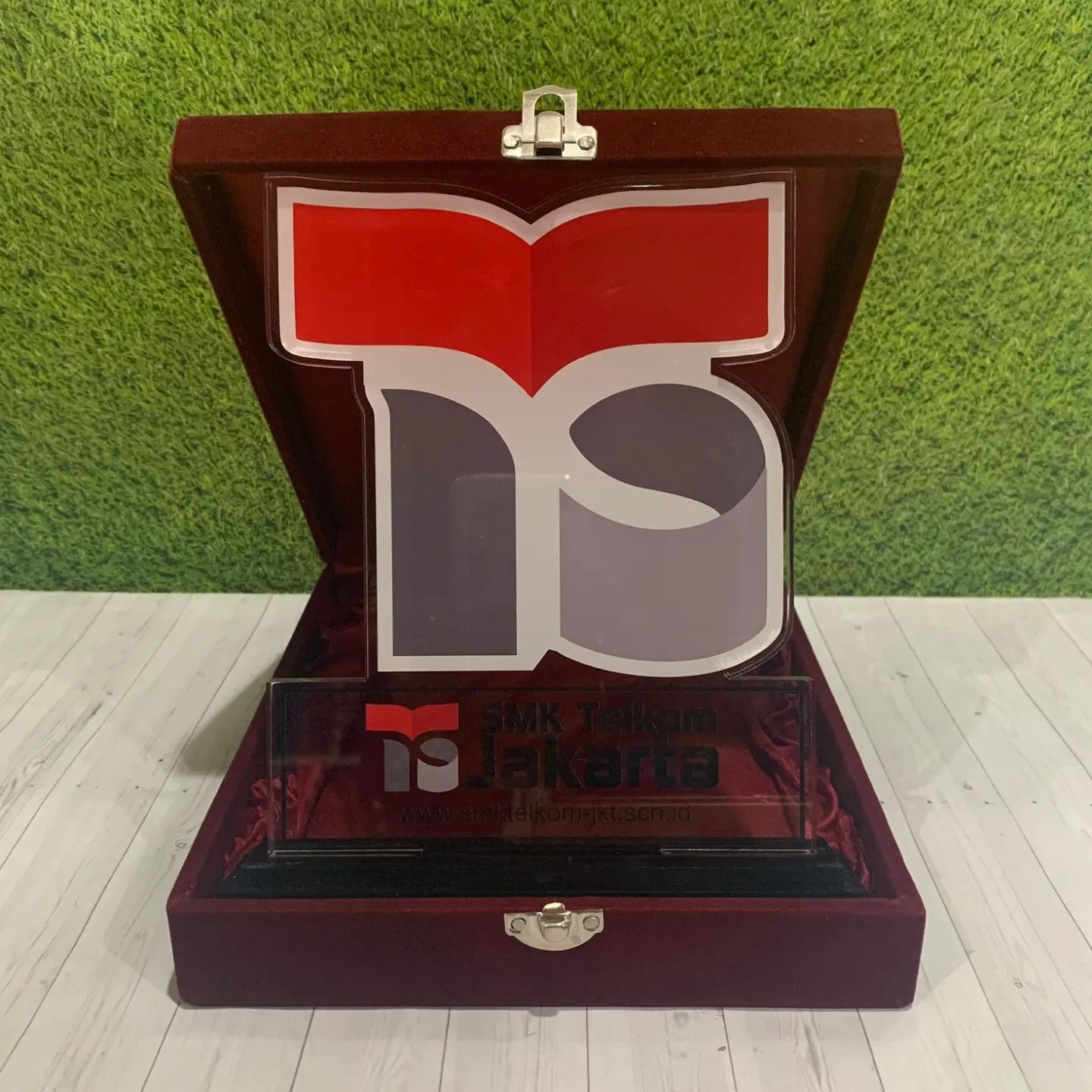 PREMIUM Plakat akrilik, plakat penghargaan, plakat kado wisuda, kado ulang tahun, trophy