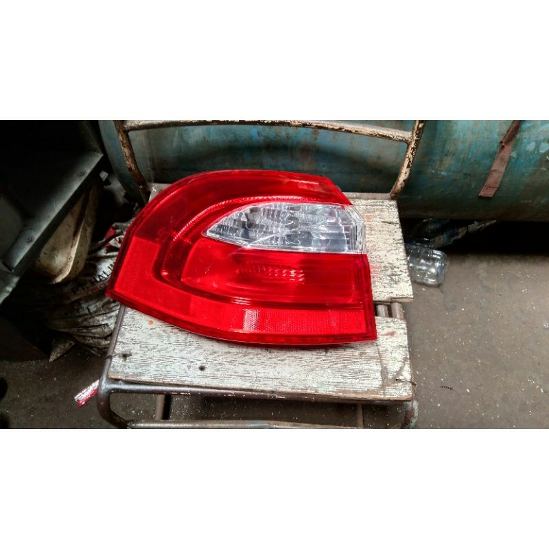 LAMPU BELAKANG KIA RIO