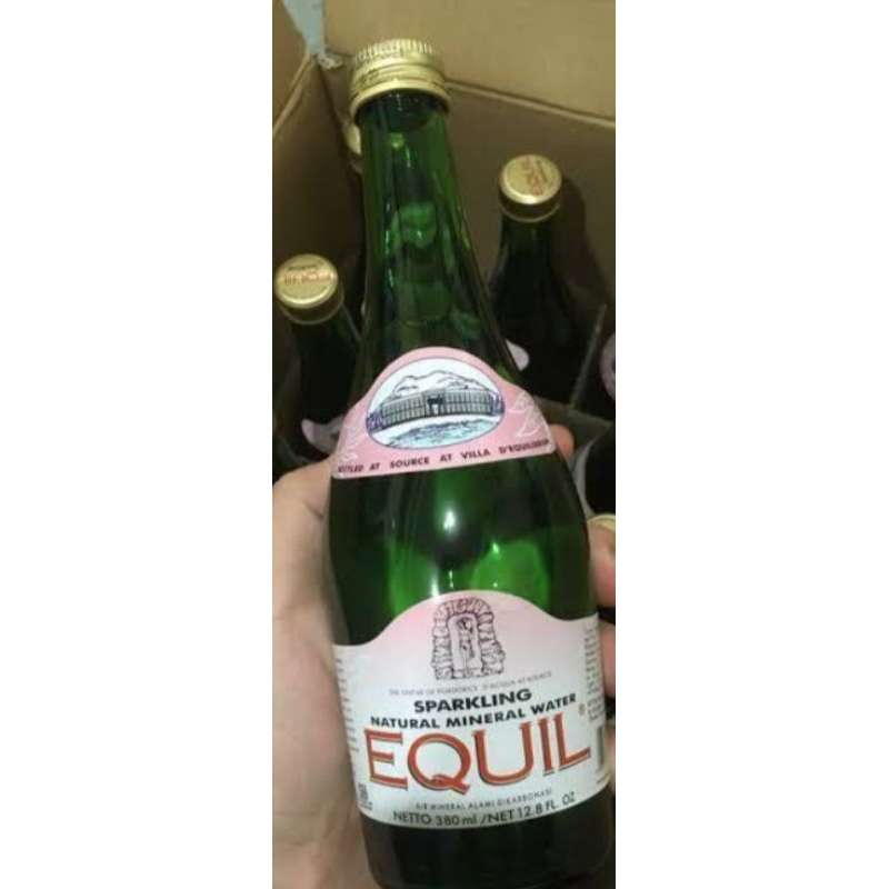 

Equil natural water sparkling 380ml/botol