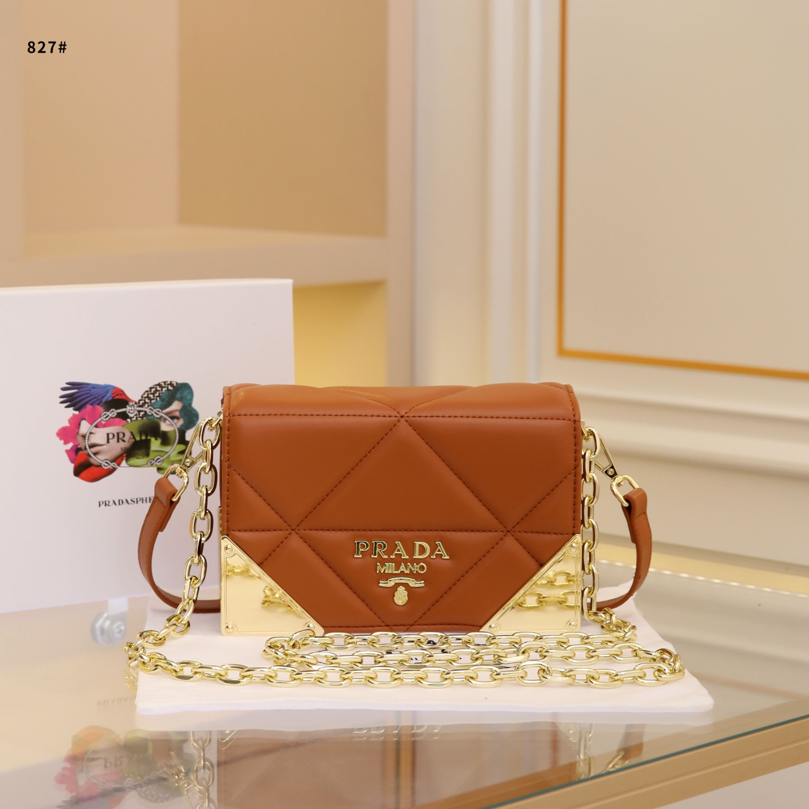 pr 827 Leather Chain Shoulder Bag