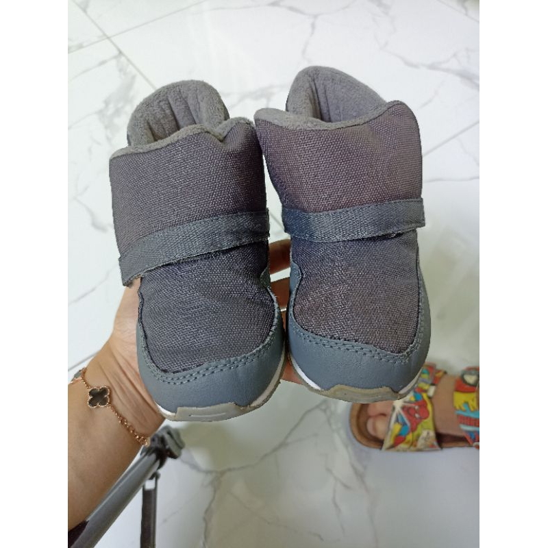 sepatu seken anak