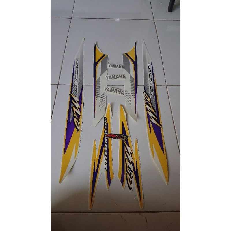 Striping Bendera 2004 putih Mio sporty mio lama