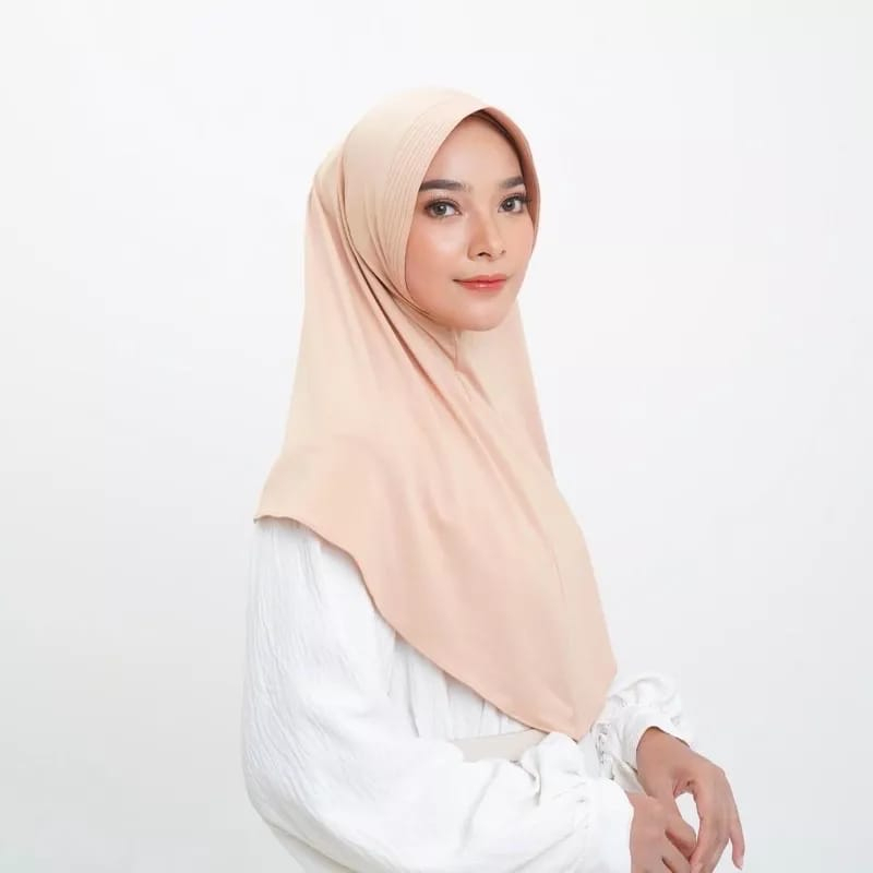 Bergo Sport Menutup Dada Lebih Besar / Jilbab Sport Jumbo Menutup Dada / Clemira Bergo