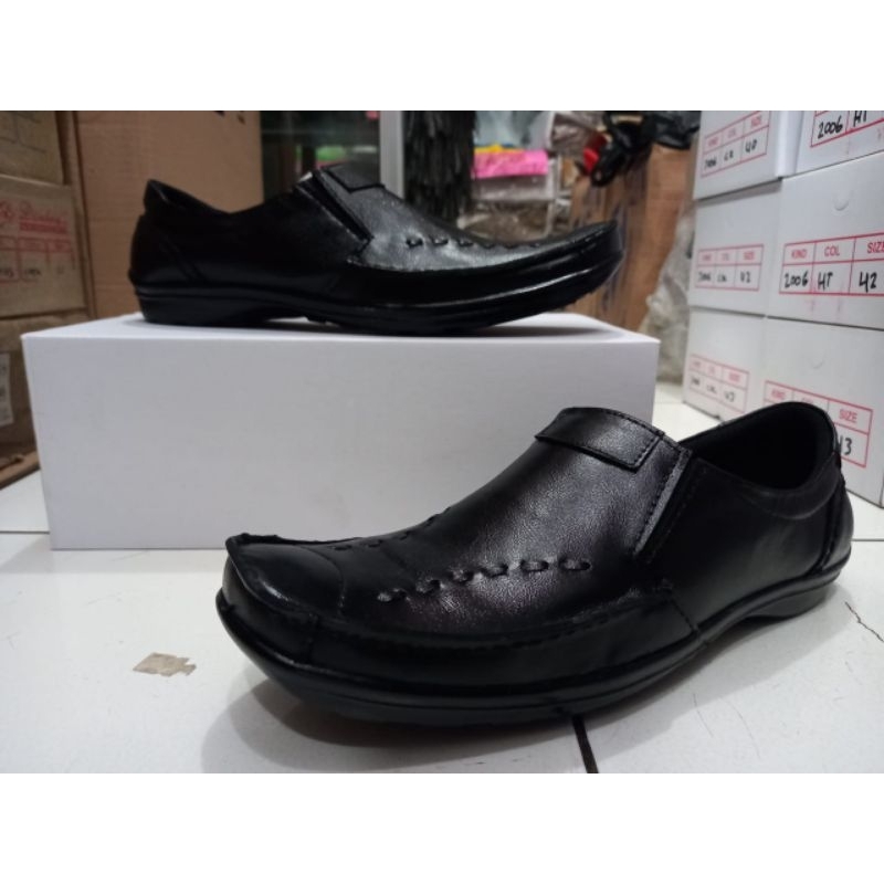 Sepatu Pria Slip On Semi Formal Kulit sapi Asli Model Casual Kerja Santai CBR 107