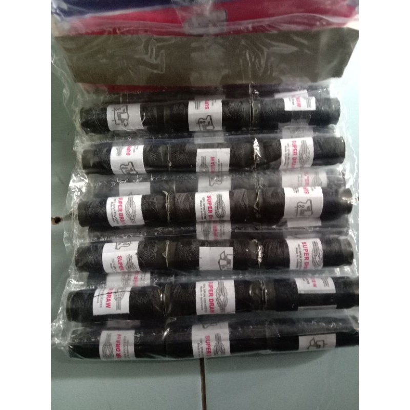 benang jahit pakaian , warna hitam 1 renceng isi 12 pc