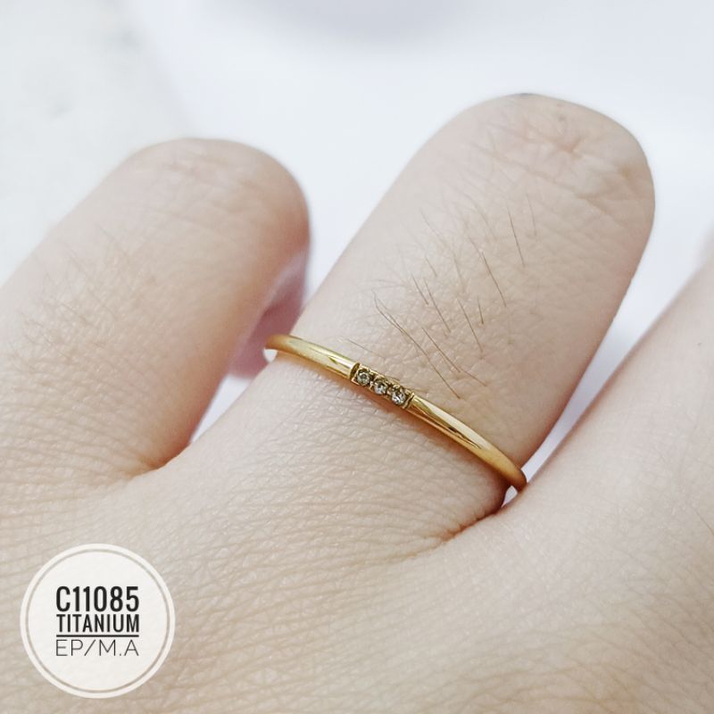 Cincin titanium tipis simple gold C11085