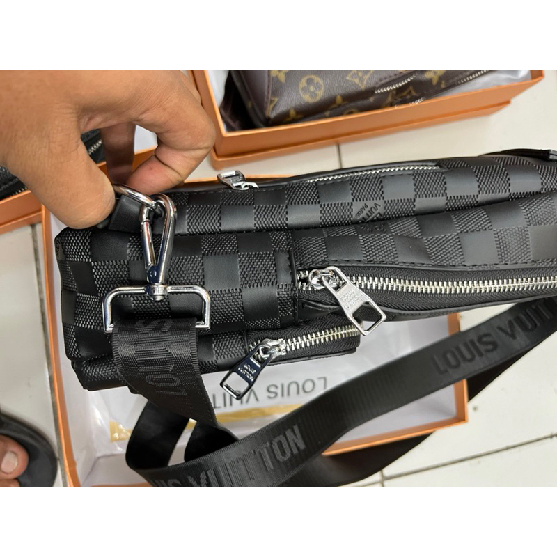 tas selempang pria LV avenue free box import tas slempang pria LV body bag pria lv