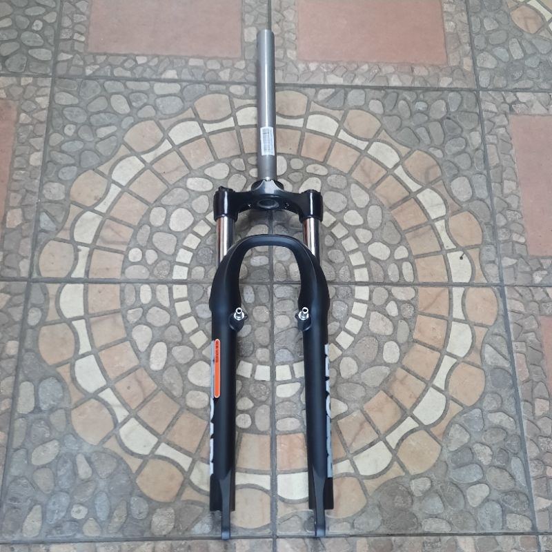FORK GARPU SEPEDA 26 RST CAPA OVER SIZE 28.6 T. 110mm HITAM