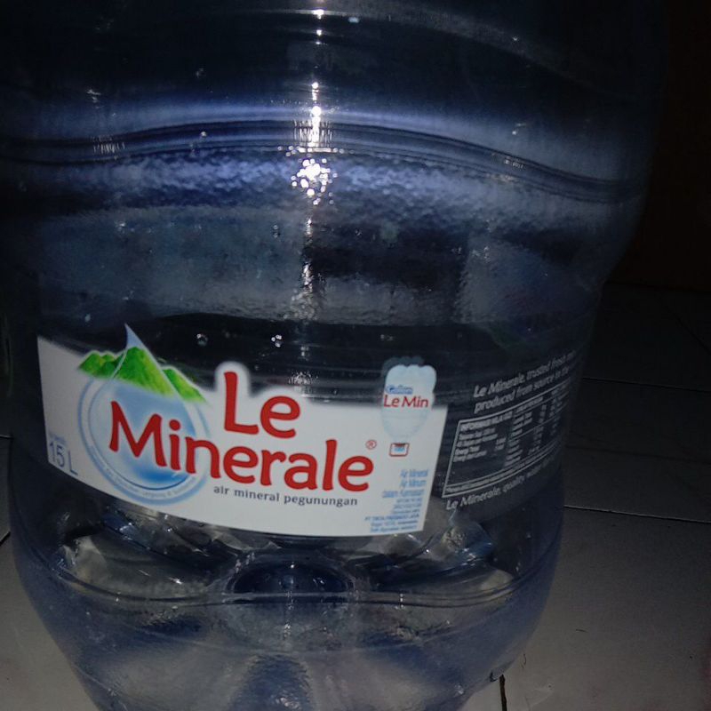 botol kosong bekas le mineral 15L