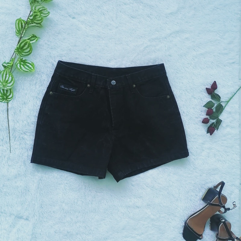 CELANA JEANS PENDEK HITAM HIGH WAIST