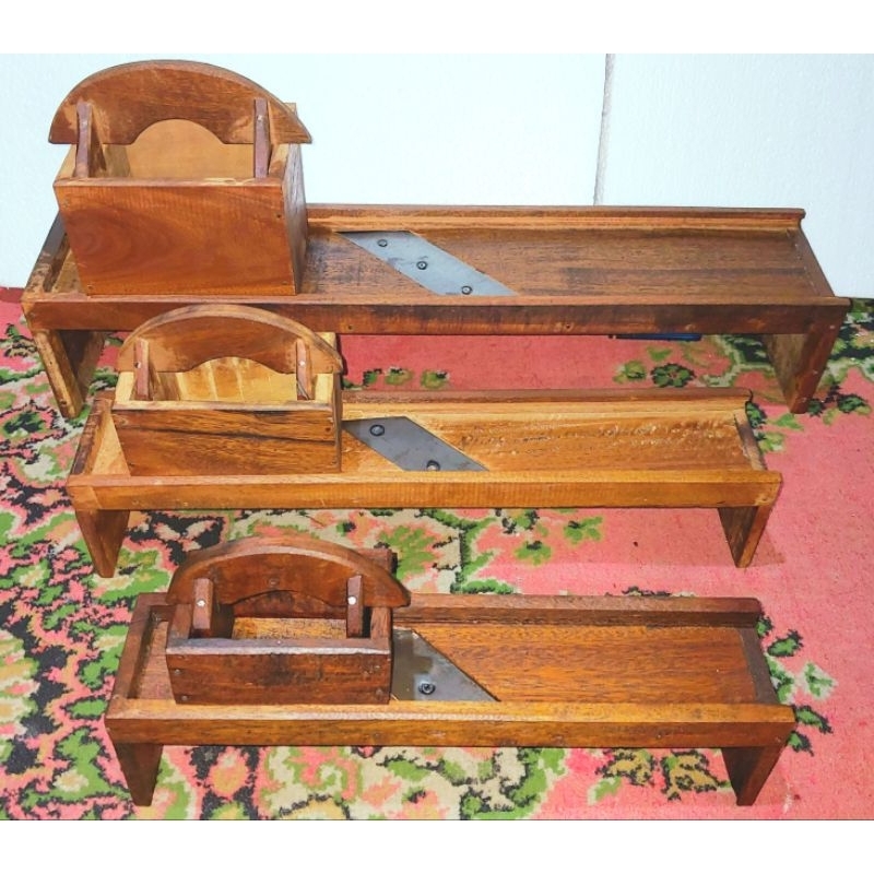 Pemotong Bawang Perajang Bawang Praktis Dari Kayu Ulin Kokoh