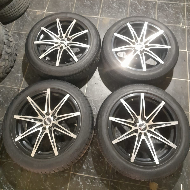 Velg Mobil Bekas Copotan Innova Ring 18 Hsr Wheel Kccx Ban 235 50 R18 Accelera