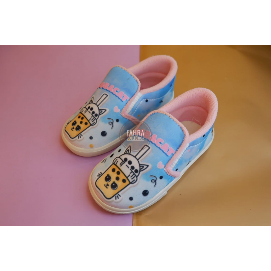 SEPATU ANAK SLIPON MOTIF BOBA BIRU (GRATIS BOX)