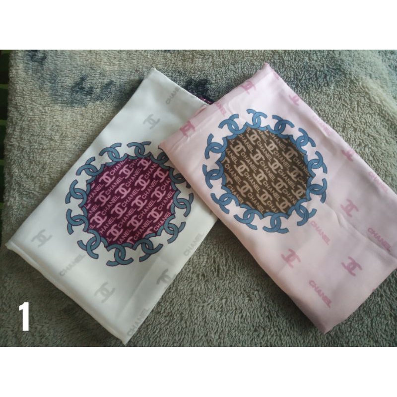 Hijab Segi Empat Corak