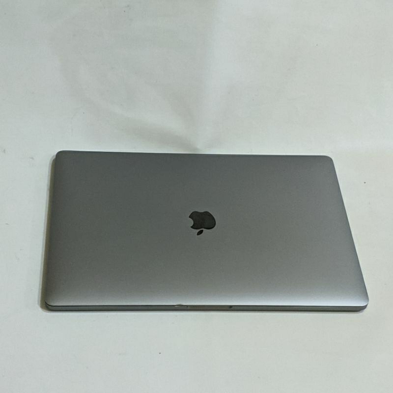 laptop MacBook pro 15 retina 2017 Touchbar - Core i7 - ram 16gb - ssd 512gb - Dual vga Radeon Pro