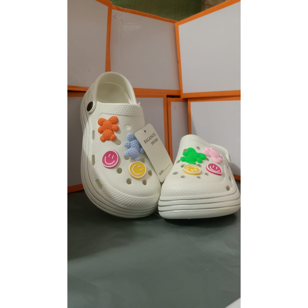 Sandal clog cewek baim viral jibbitz smile import size 36-39