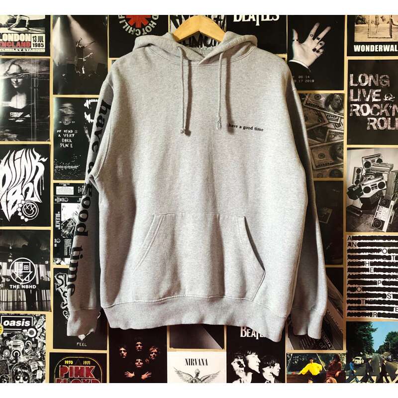 Hoodie hagt spellout