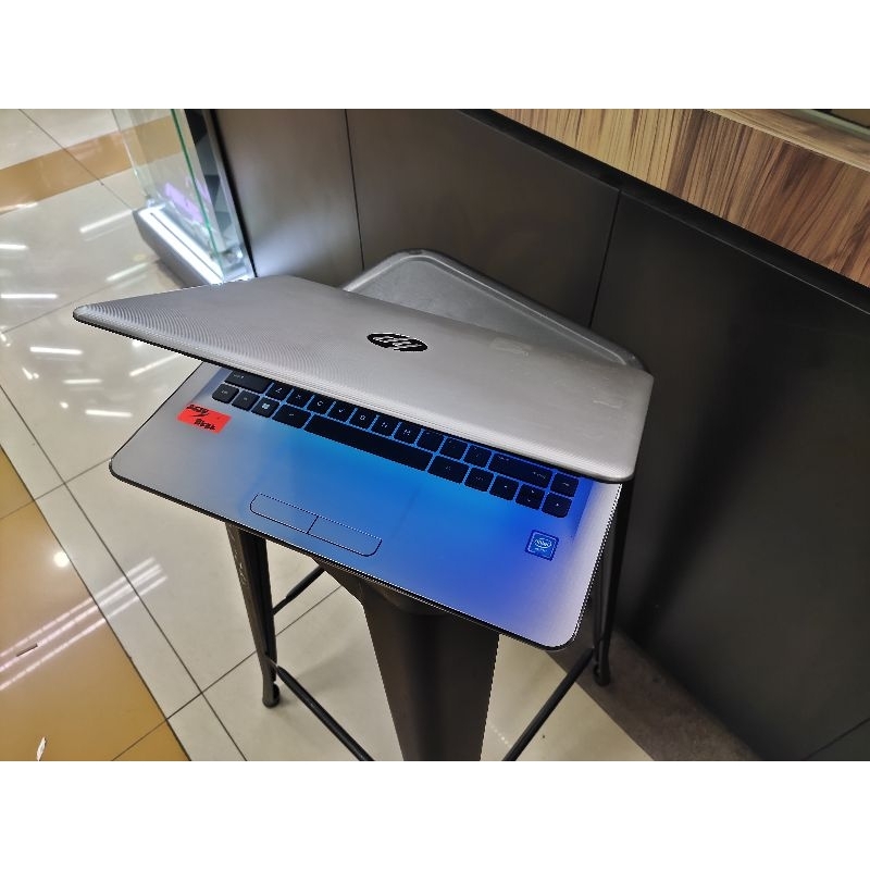 Laptop Leptop HP AMD A8 RAM 4GB SSD 128GB Super Cepat