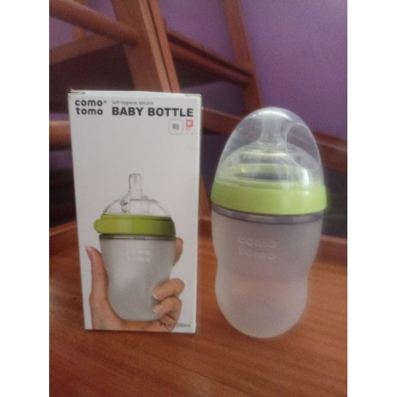 PRELOVED BOTOL SUSU COMOTOMO UKURAN 250ML ORIGINAL