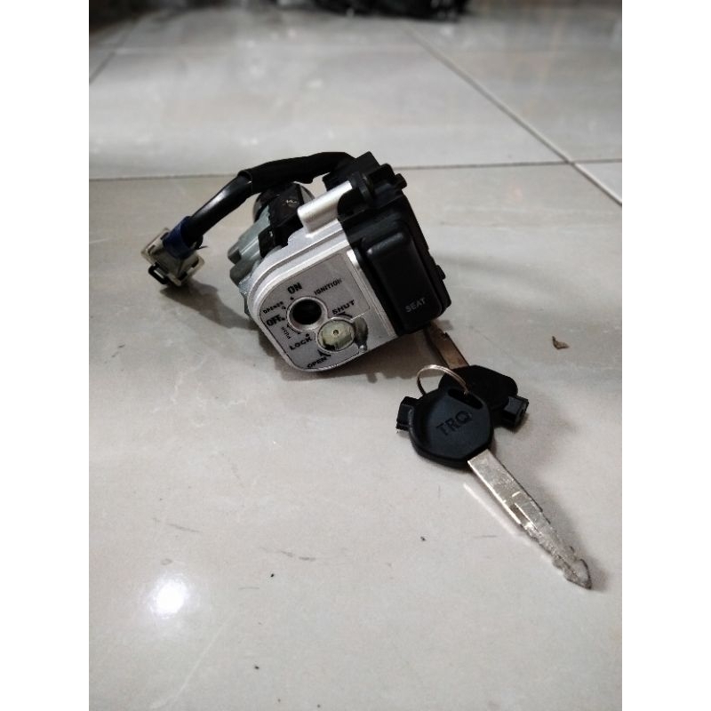 KUNCI KONTAK SET ASSY SCOOPY F1 2012