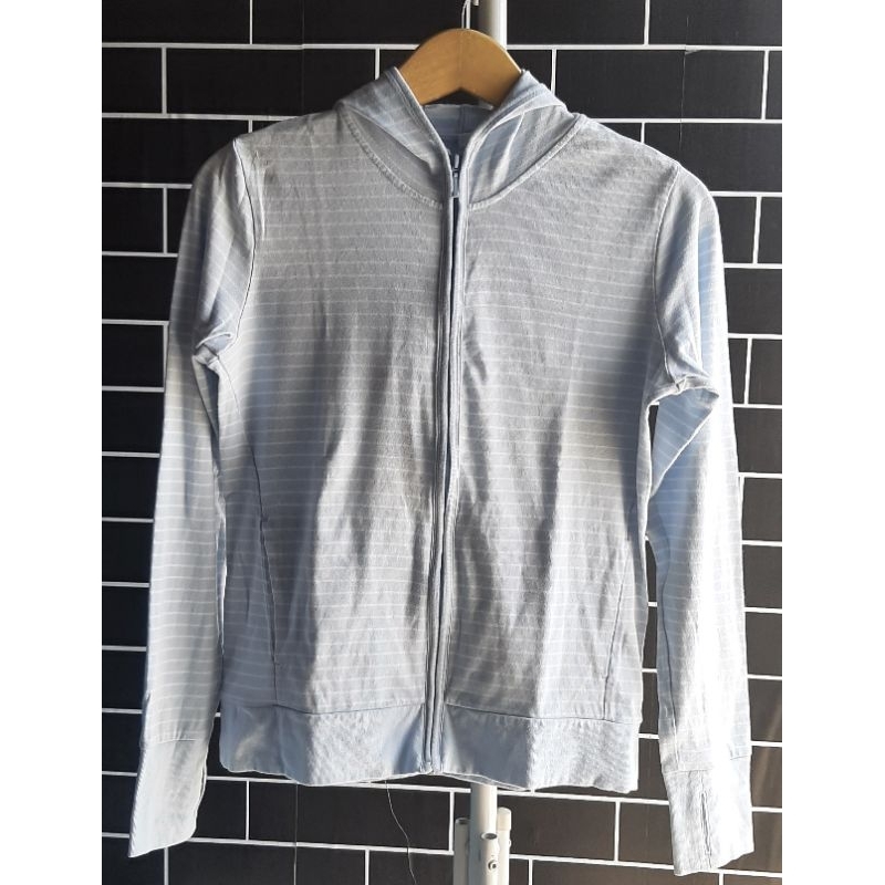 JACKET UNIQLO SALUR BIRU PUTIH SECOND ORIGINAL WANITA