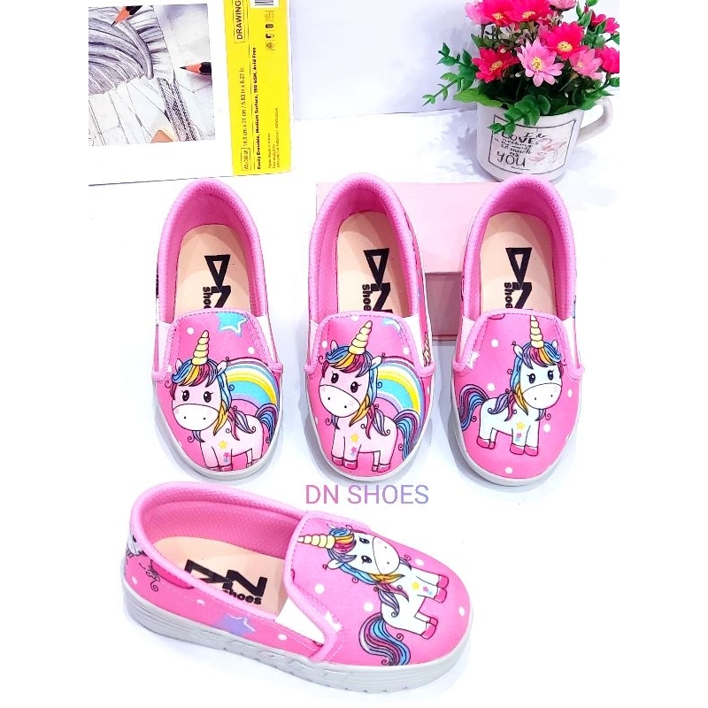 Sepatu Anak Perempuan slip on motif Uniqorn Pink murah