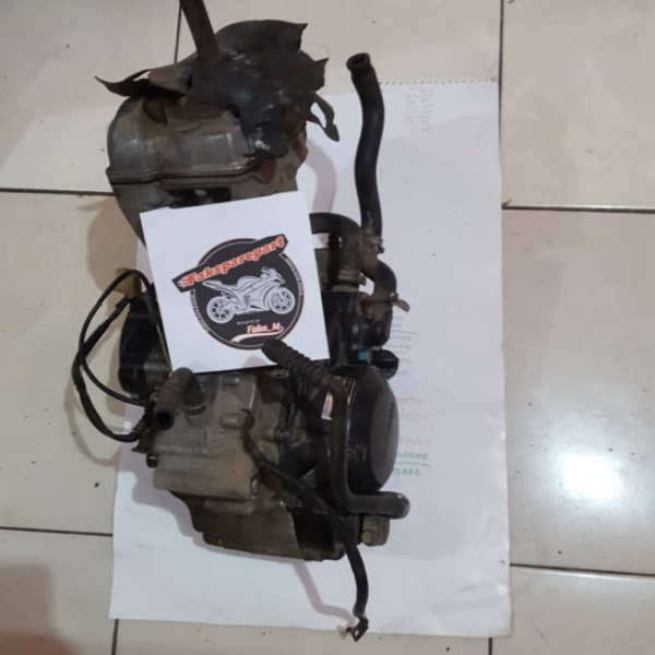 {Bekas} Mesin Set Seglundung Blok Kop Old CB150R OCB CB CB150 K15 Ori Copotan Limited