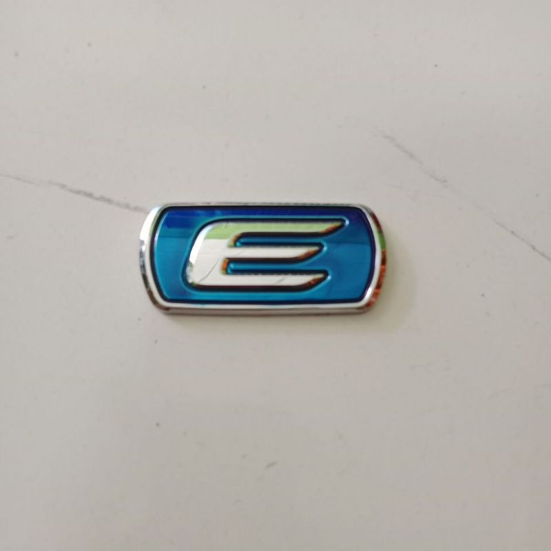 emblem logo merek tipe E biru gren avanza 2016 -2021