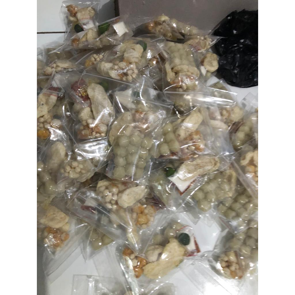 

Baso Aci 1 Bungkus Isi 12 biji baso aci