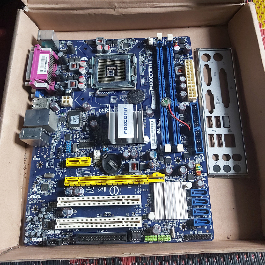 MOTHERBOARD / MOBO G41 FOXCONN DDR3 MURAH
