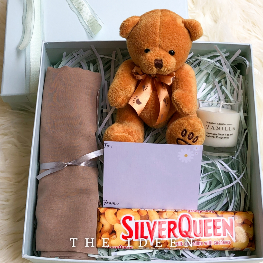 THE IDEEN - 010-03 | HAMPERS SOFT GREEN CEWEK HIJAB SEGIEMPAT TEDDY BEAR FREE KARTU UCAPAN | GIFT SET HARD BOX PREMIUM | KADO HARI GURU WISUDA GRADUATION ANNIVERSARY PERNIKAHAN ULANG TAHUN | BINGKISAN PARSEL SOUVENIR HADIAH WEDDING LEBARAN IDUL ADHA