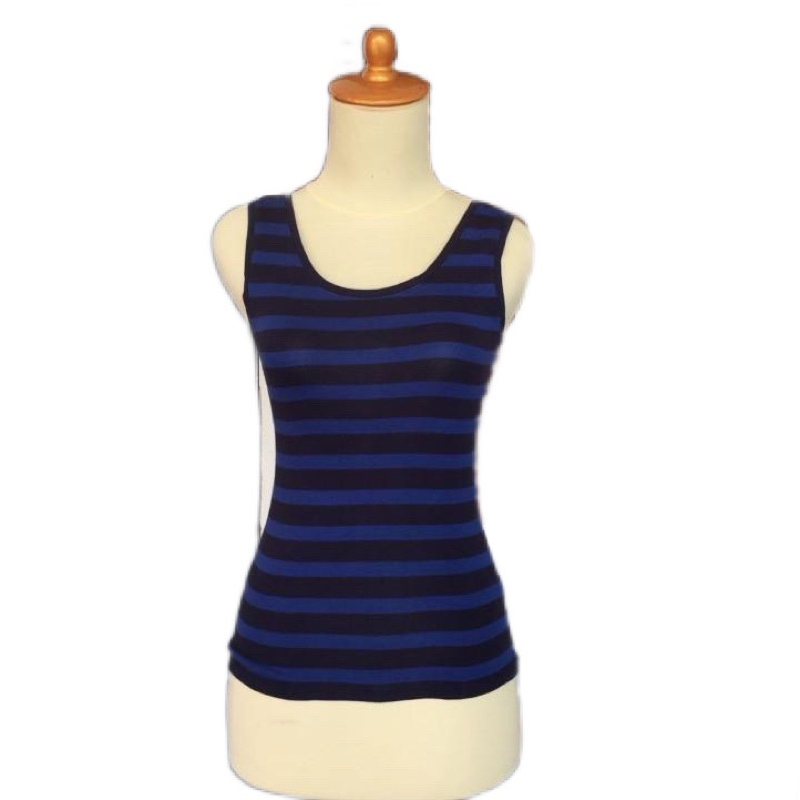 UNIQLO SLEEVELESS TSHIRT SIZE S