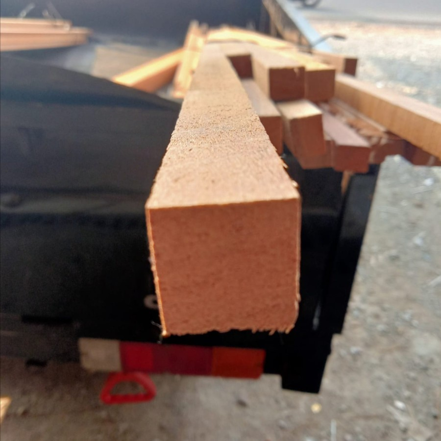 Reng kayu outdoor - kisi kisi kayu outdoor - Reng kayu bengkirai